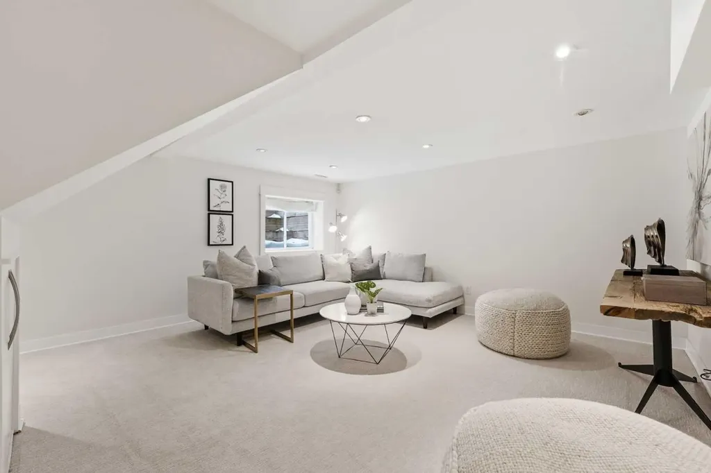 2623 Glenmount Drive SW Calgary AB T3E 4C2