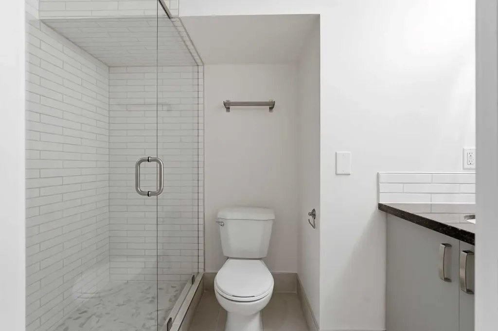 2623 Glenmount Drive SW Calgary AB T3E 4C2