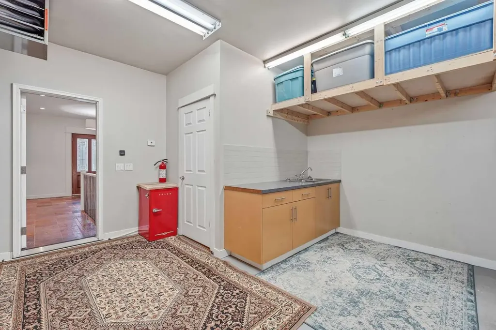 2623 Glenmount Drive SW Calgary AB T3E 4C2