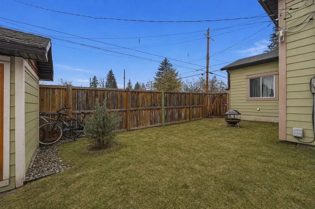 2623 Glenmount Drive SW Calgary AB T3E 4C2