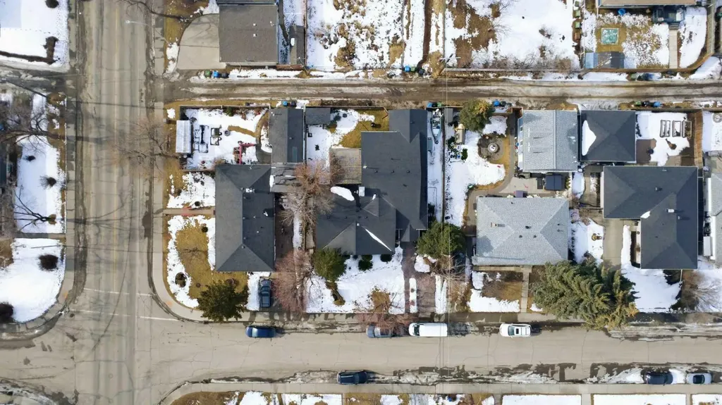 2623 Glenmount Drive SW Calgary AB T3E 4C2