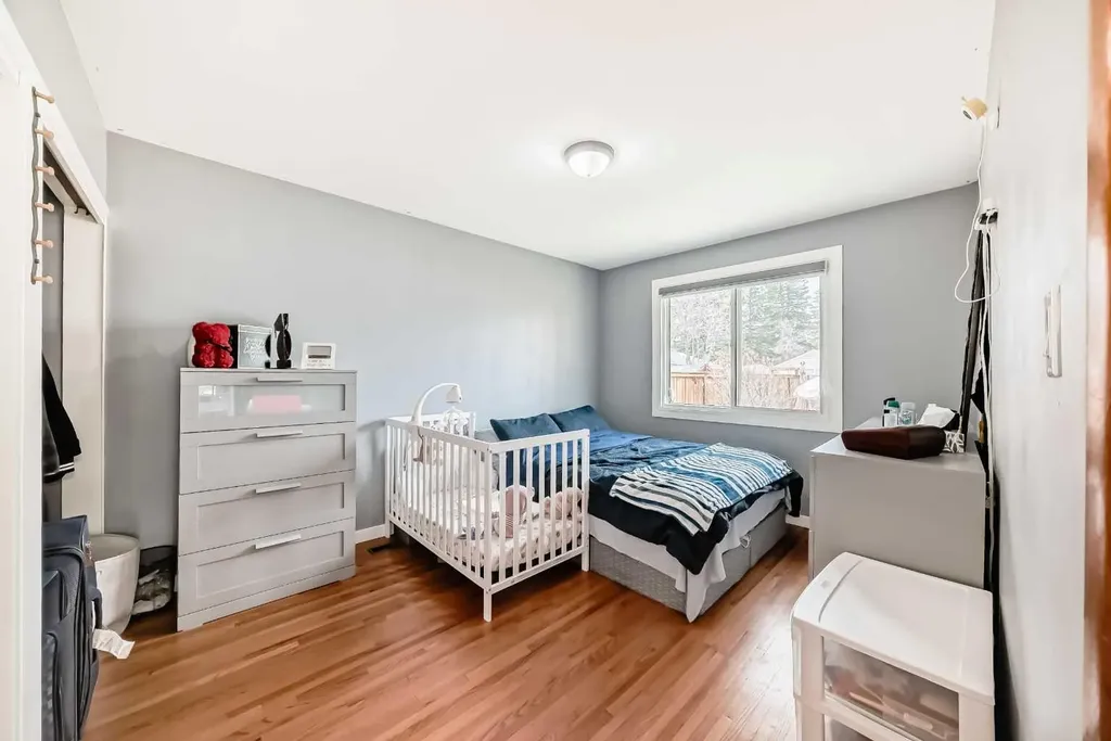 417 37 Street SW Calgary AB T3C 1R7