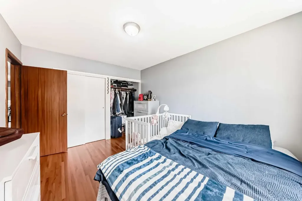 417 37 Street SW Calgary AB T3C 1R7