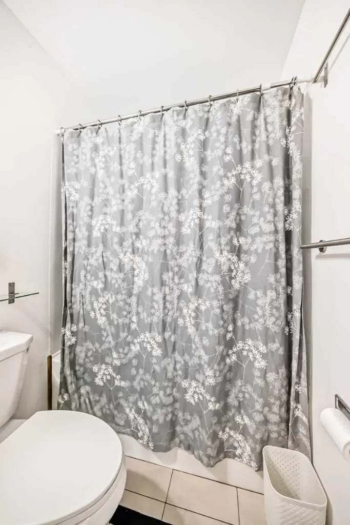 417 37 Street SW Calgary AB T3C 1R7