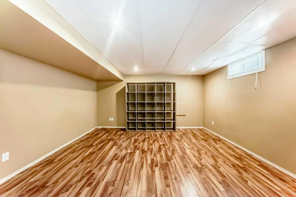 417 37 Street SW Calgary AB T3C 1R7