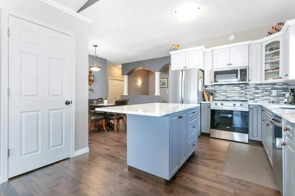 32 Dowler Street Red Deer AB T4R 3A1
