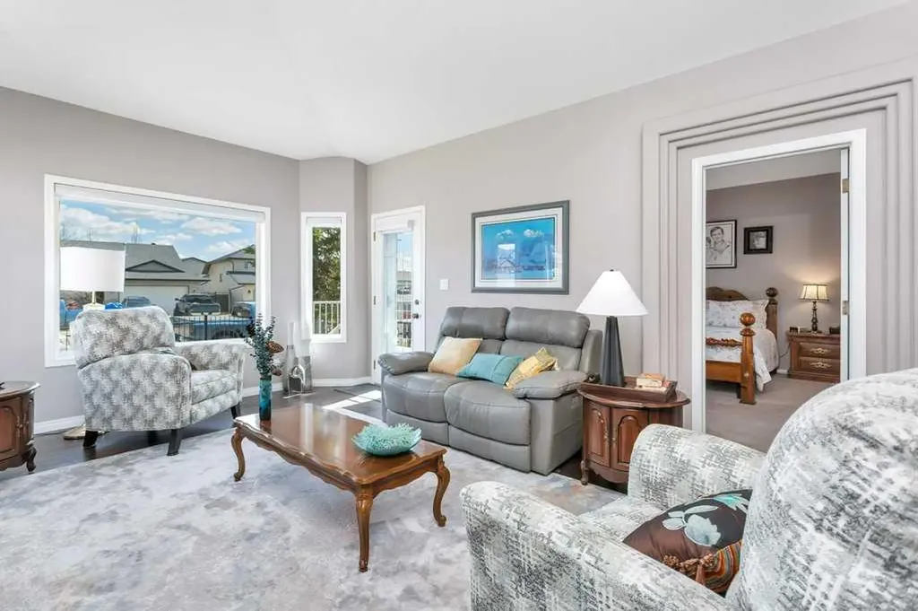 32 Dowler Street Red Deer AB T4R 3A1
