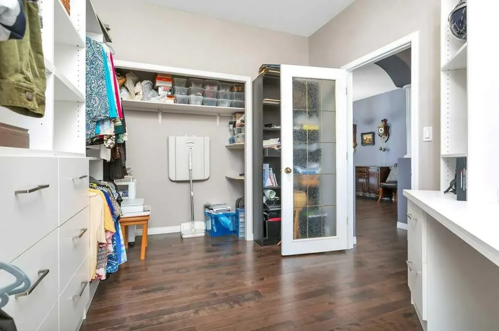 32 Dowler Street Red Deer AB T4R 3A1
