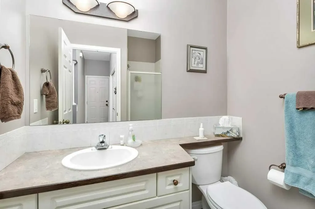32 Dowler Street Red Deer AB T4R 3A1