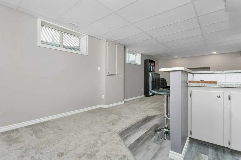 32 Dowler Street Red Deer AB T4R 3A1