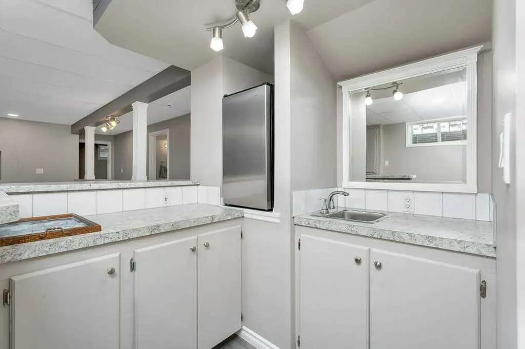 32 Dowler Street Red Deer AB T4R 3A1