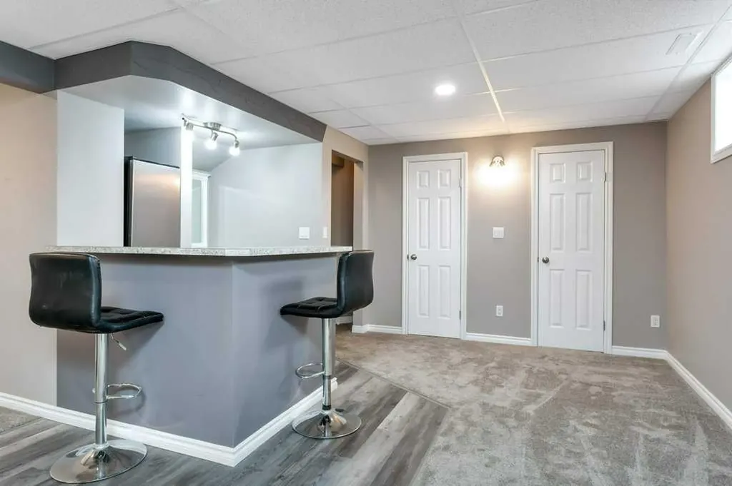 32 Dowler Street Red Deer AB T4R 3A1