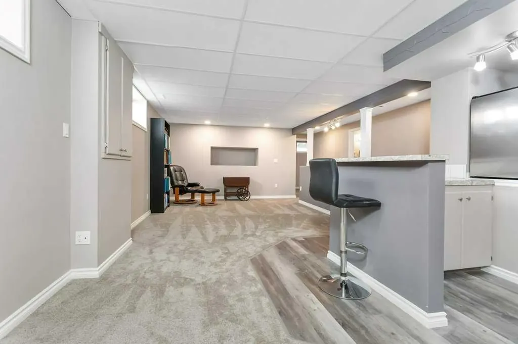 32 Dowler Street Red Deer AB T4R 3A1