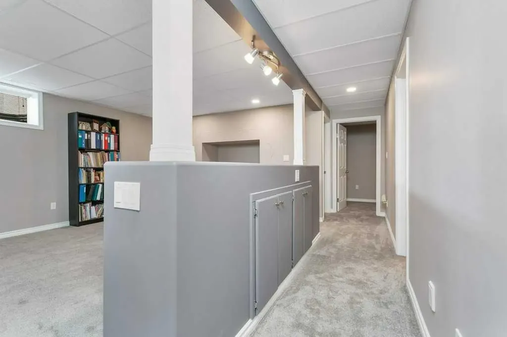 32 Dowler Street Red Deer AB T4R 3A1