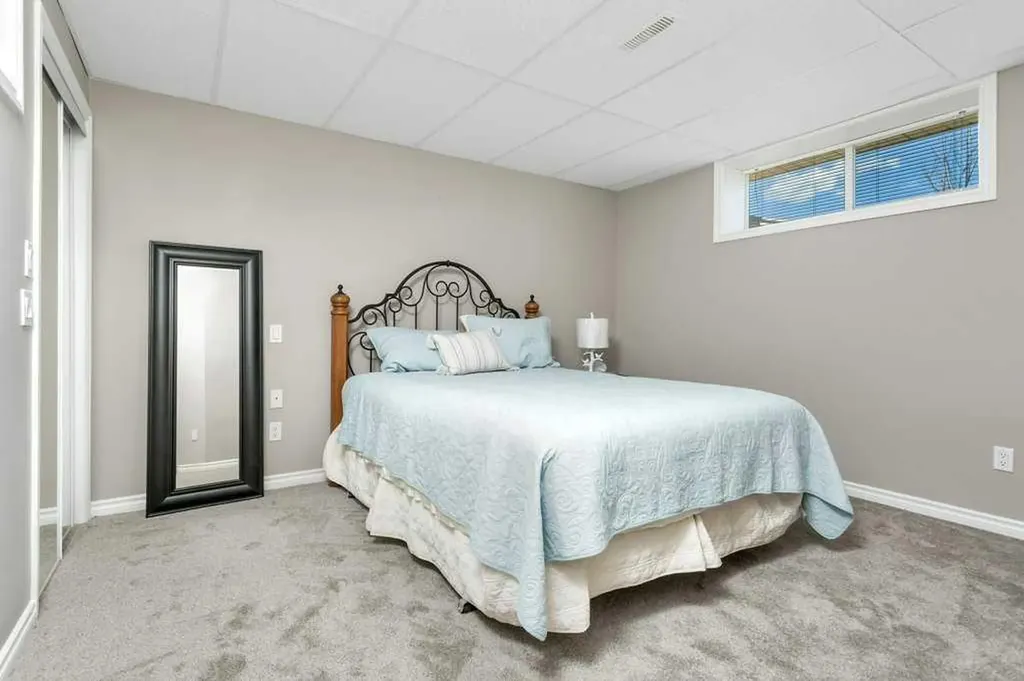 32 Dowler Street Red Deer AB T4R 3A1
