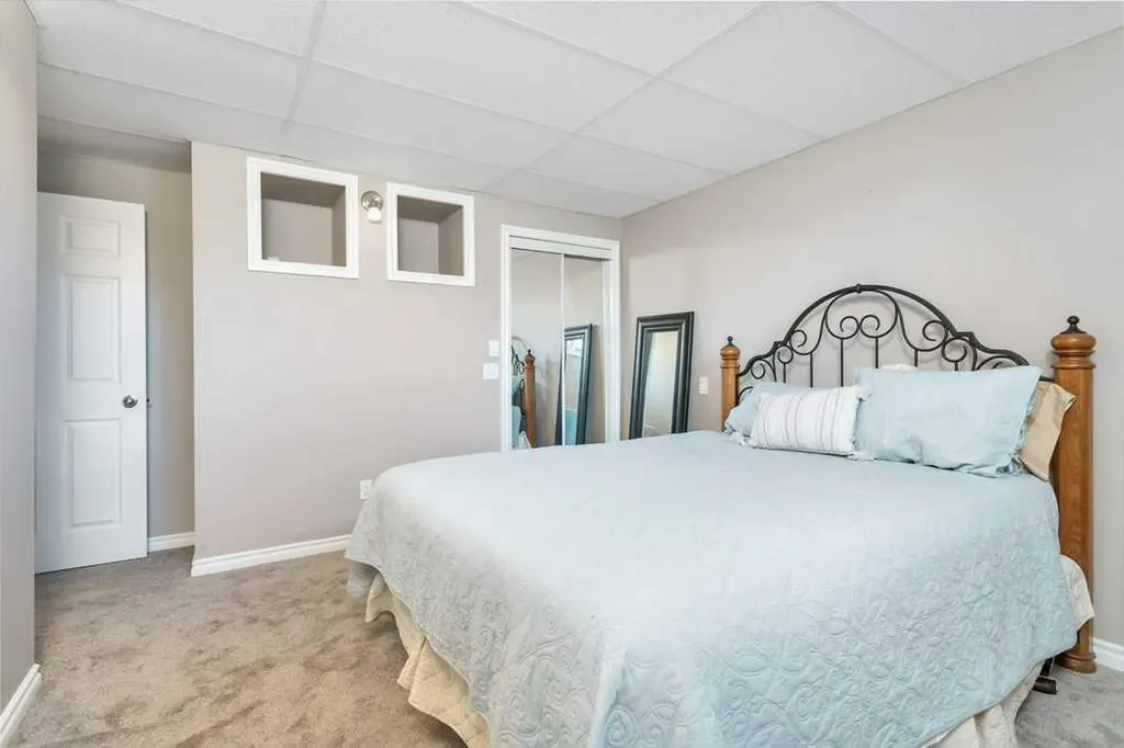 32 Dowler Street Red Deer AB T4R 3A1