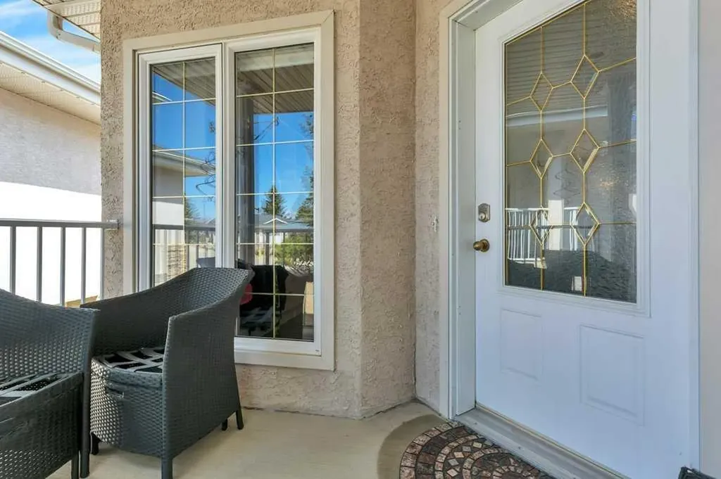 32 Dowler Street Red Deer AB T4R 3A1