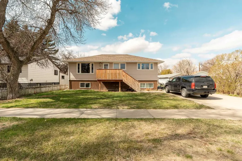 5816 52 Street Taber AB T1G 1K7