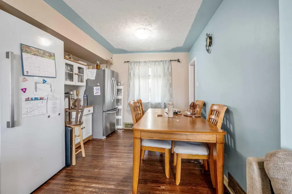 5816 52 Street Taber AB T1G 1K7