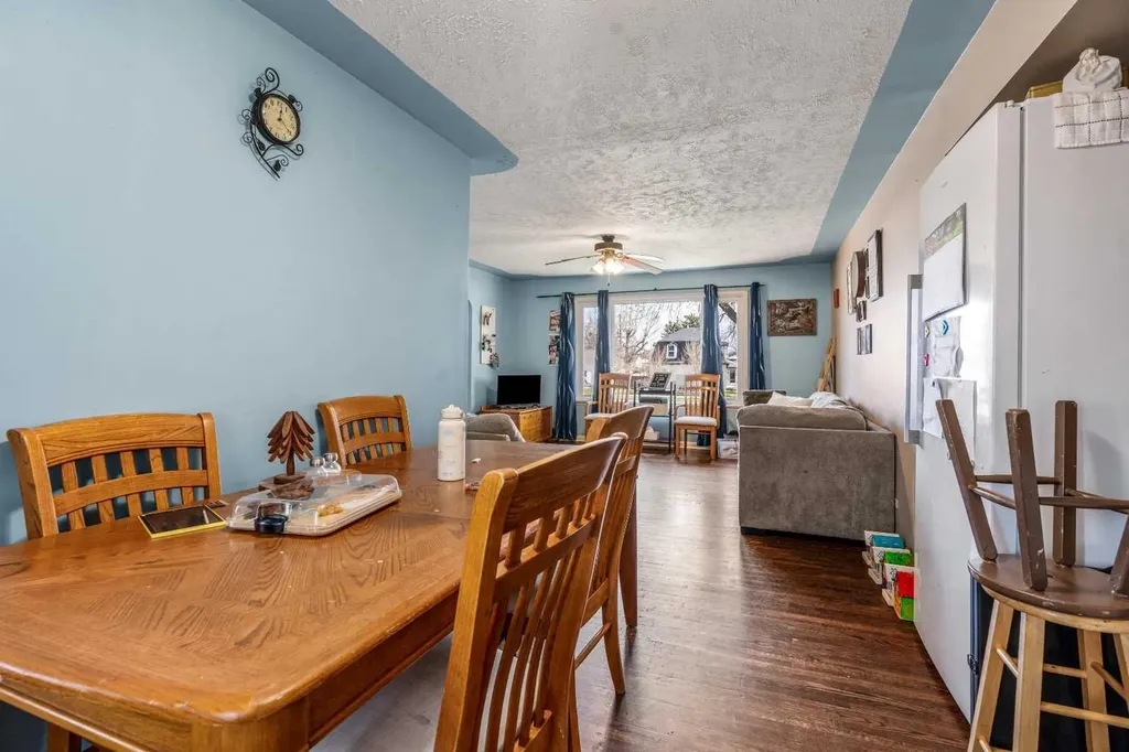 5816 52 Street Taber AB T1G 1K7