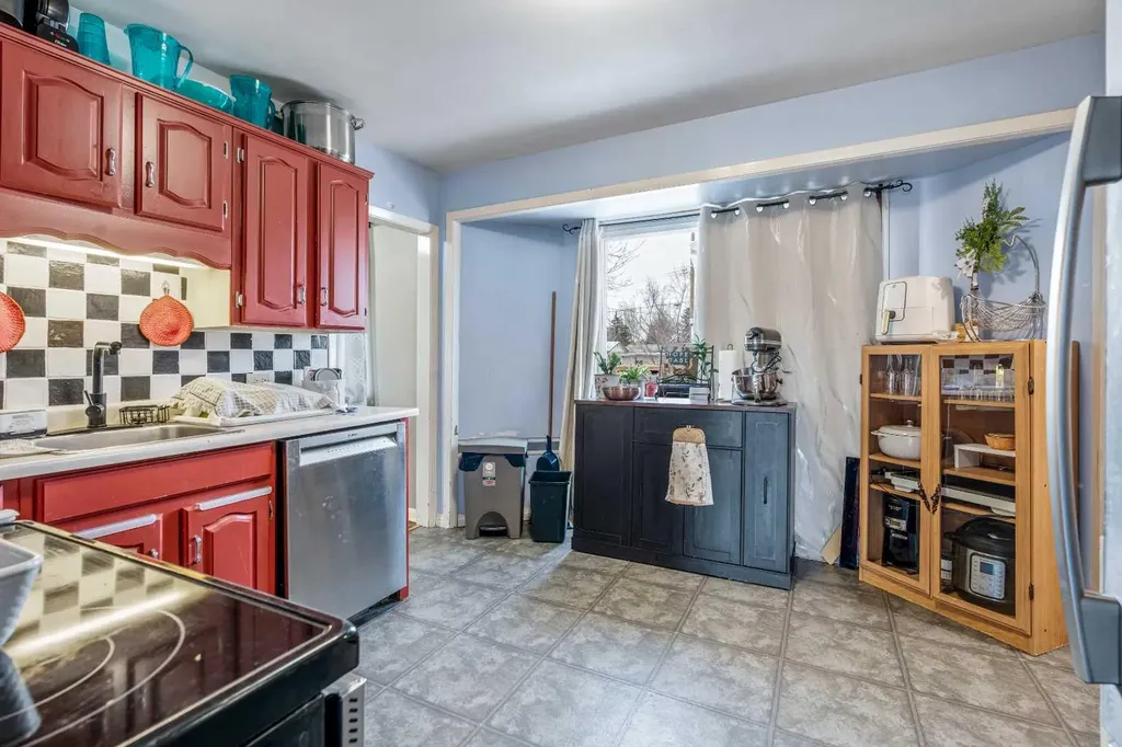 5816 52 Street Taber AB T1G 1K7