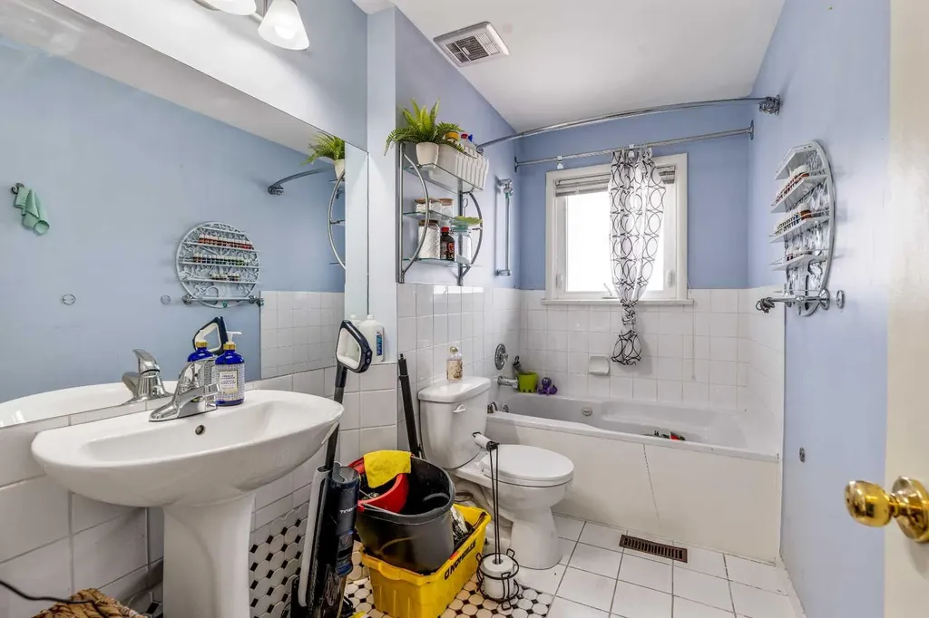 5816 52 Street Taber AB T1G 1K7