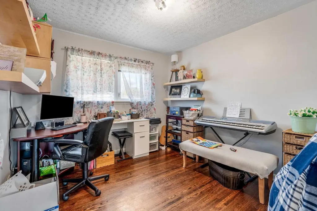 5816 52 Street Taber AB T1G 1K7