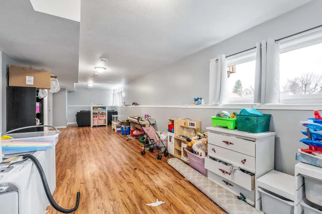 5816 52 Street Taber AB T1G 1K7
