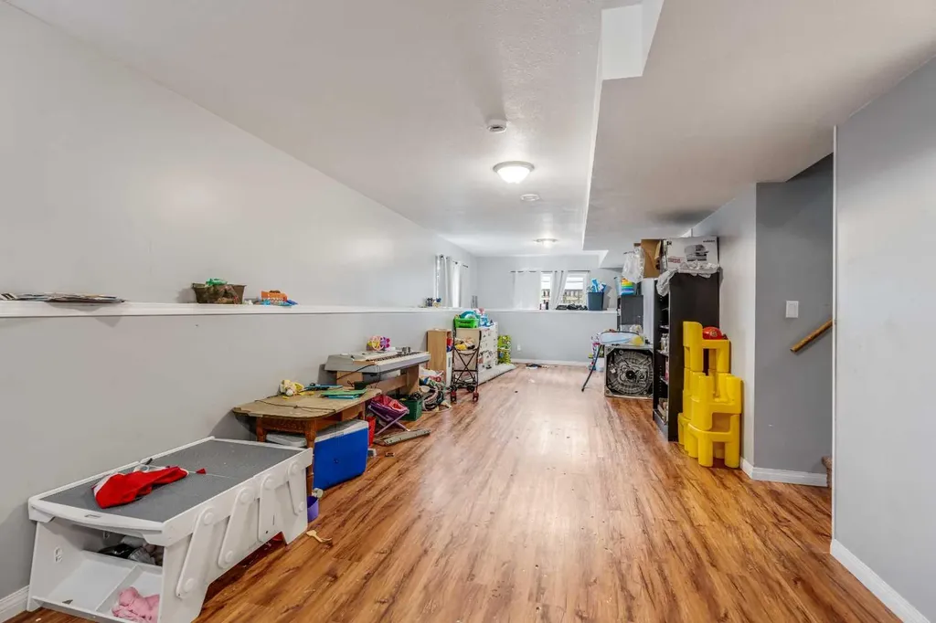 5816 52 Street Taber AB T1G 1K7
