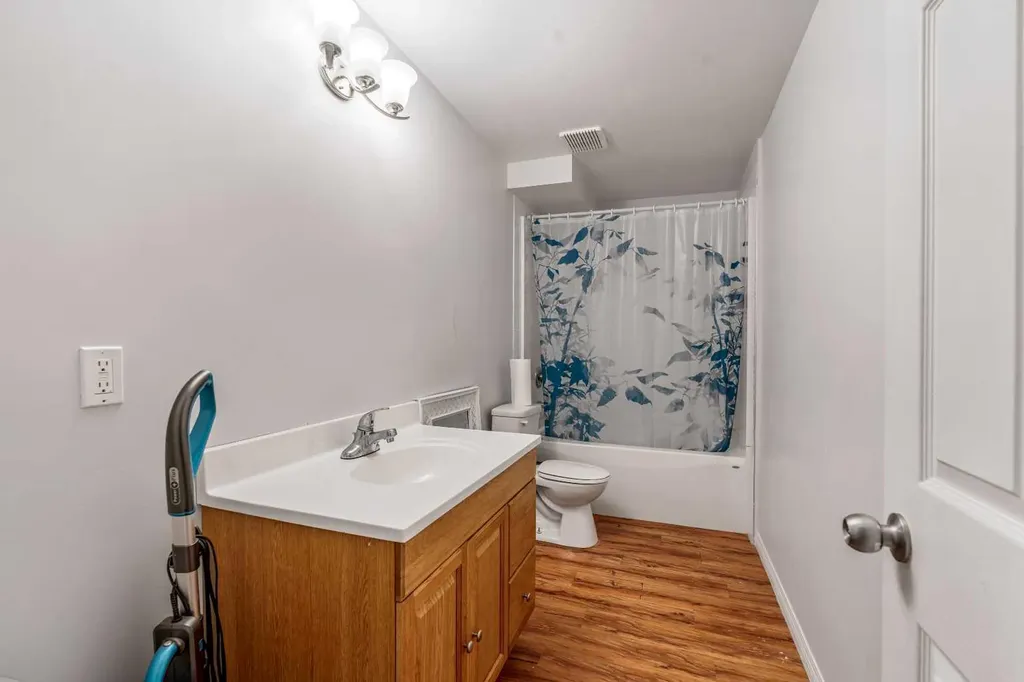 5816 52 Street Taber AB T1G 1K7