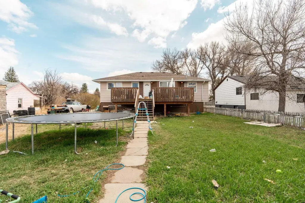 5816 52 Street Taber AB T1G 1K7