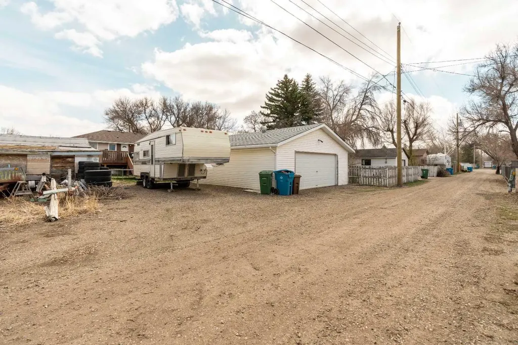 5816 52 Street Taber AB T1G 1K7