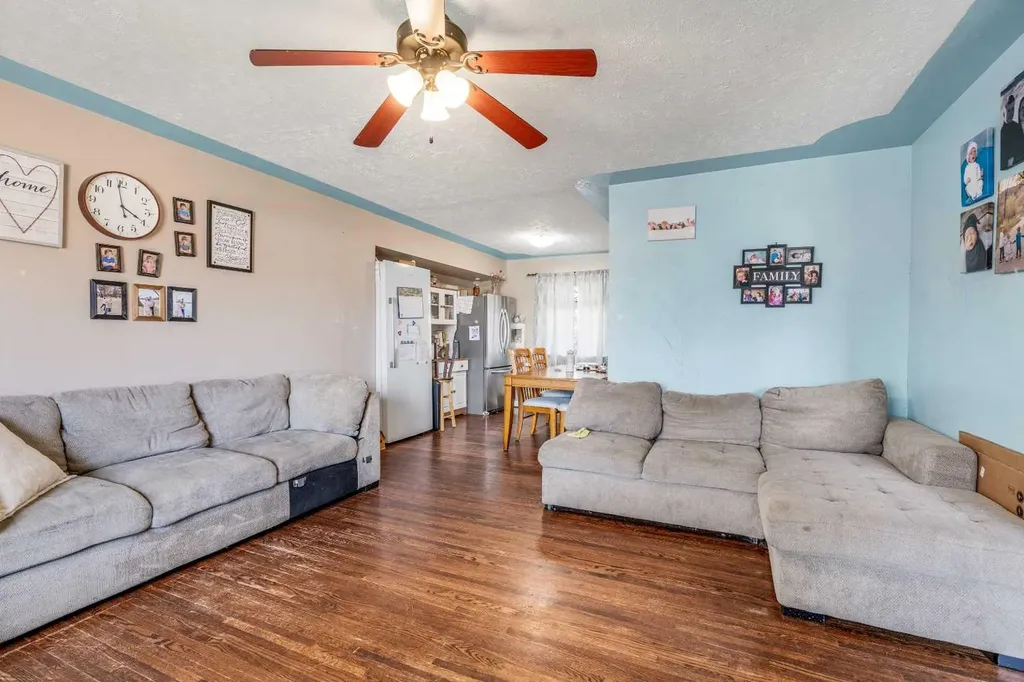 5816 52 Street Taber AB T1G 1K7