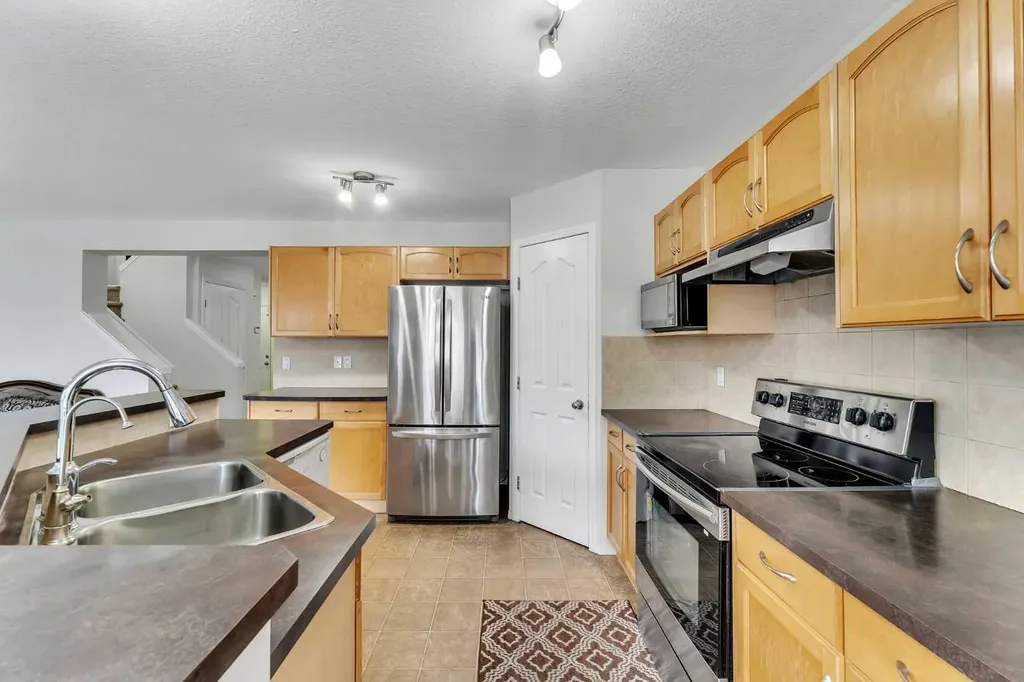 33 Saddlecrest Crescent NE Calgary AB T3J0C6