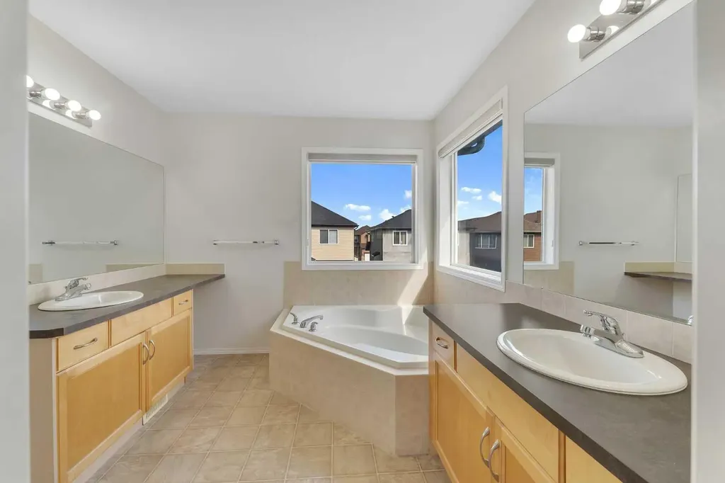 33 Saddlecrest Crescent NE Calgary AB T3J0C6