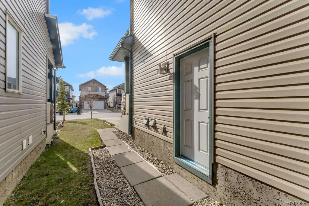 33 Saddlecrest Crescent NE Calgary AB T3J0C6
