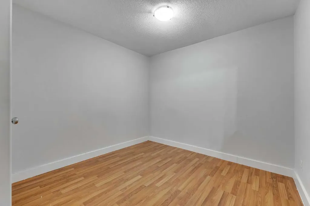 33 Saddlecrest Crescent NE Calgary AB T3J0C6