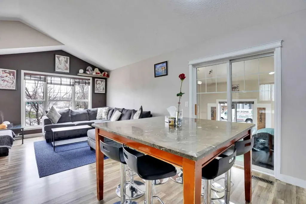 4 Martin Crossing Bay NE Calgary AB T3J3S8