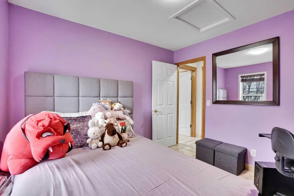 4 Martin Crossing Bay NE Calgary AB T3J3S8