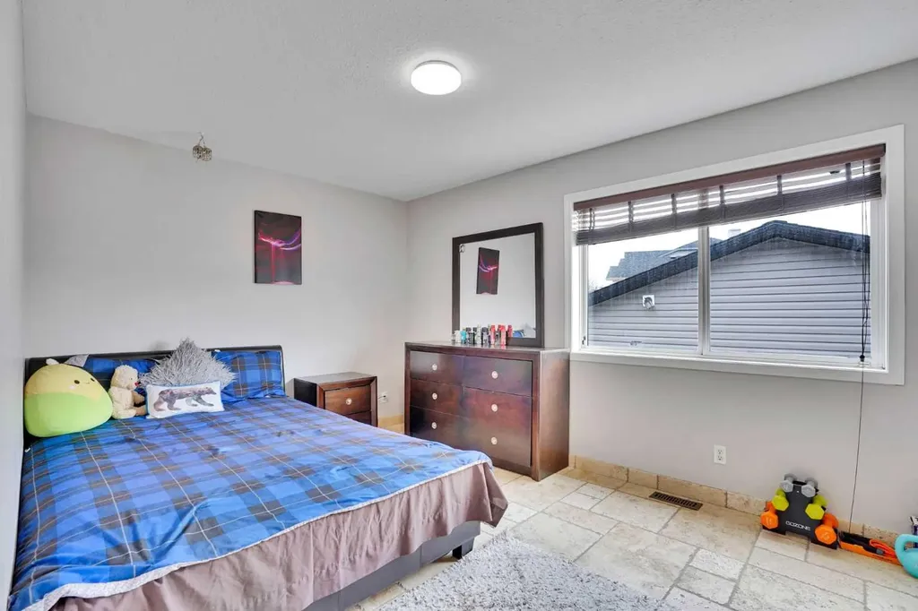 4 Martin Crossing Bay NE Calgary AB T3J3S8