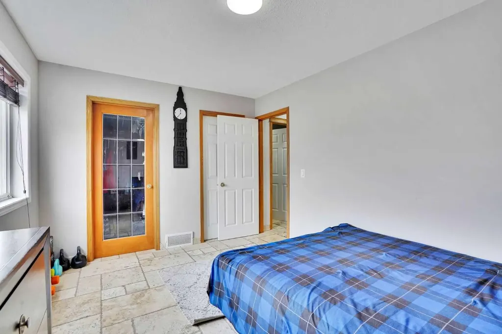 4 Martin Crossing Bay NE Calgary AB T3J3S8