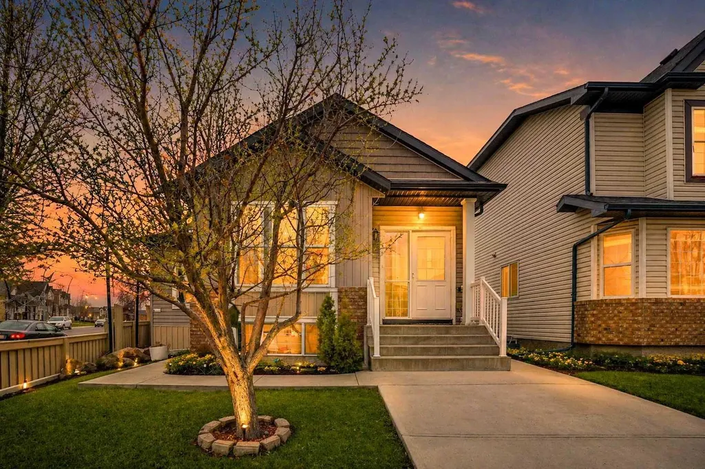 4 Martin Crossing Bay NE Calgary AB T3J3S8