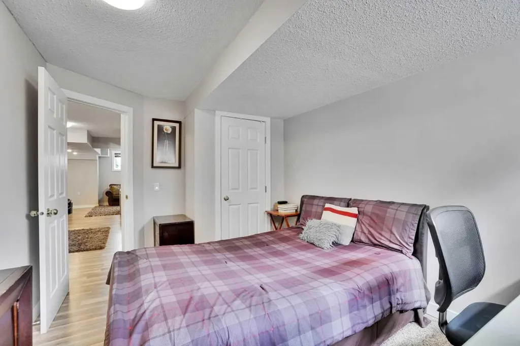 4 Martin Crossing Bay NE Calgary AB T3J3S8