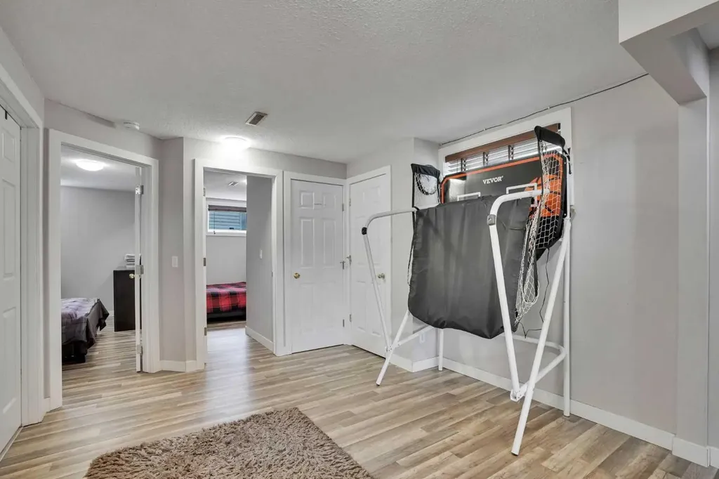 4 Martin Crossing Bay NE Calgary AB T3J3S8