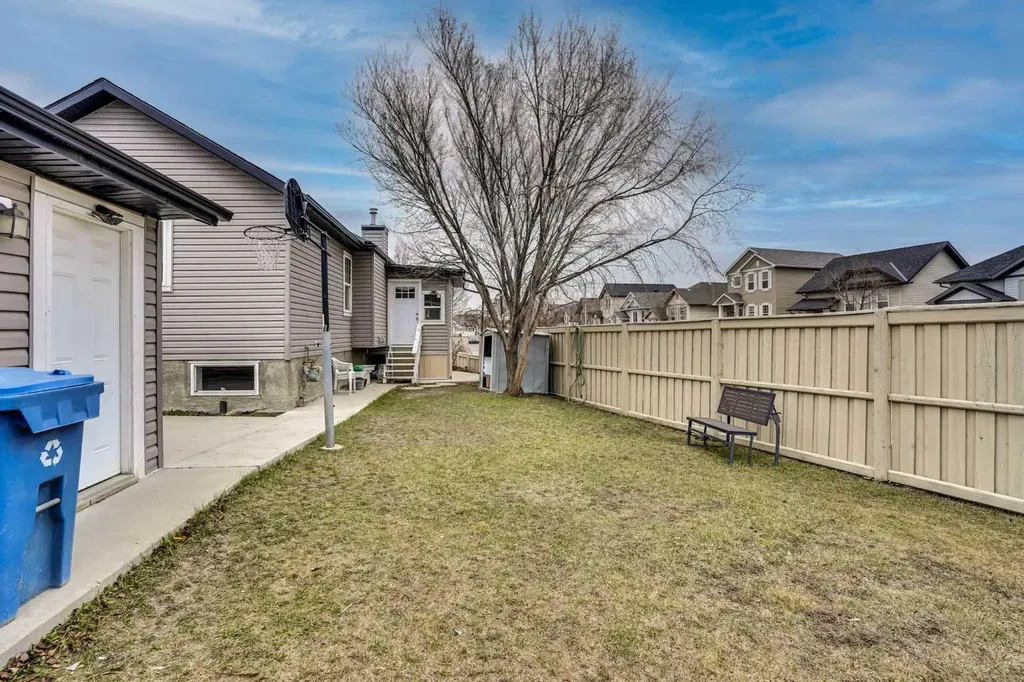 4 Martin Crossing Bay NE Calgary AB T3J3S8