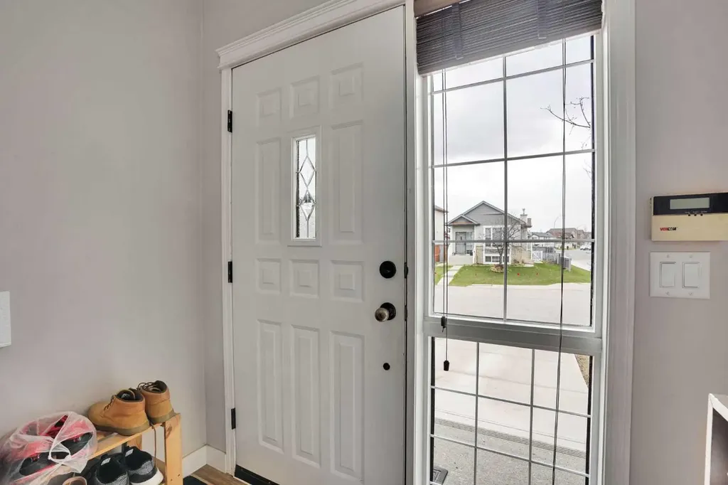 4 Martin Crossing Bay NE Calgary AB T3J3S8