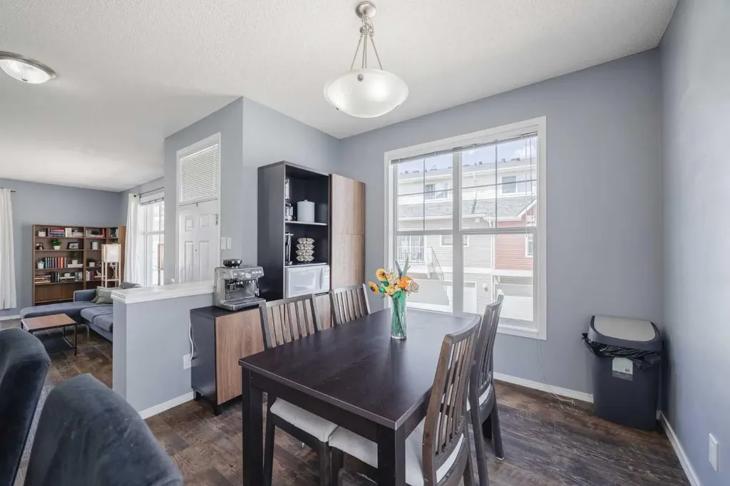 322 Mckenzie Towne Link SE Calgary AB T2Z 4E8