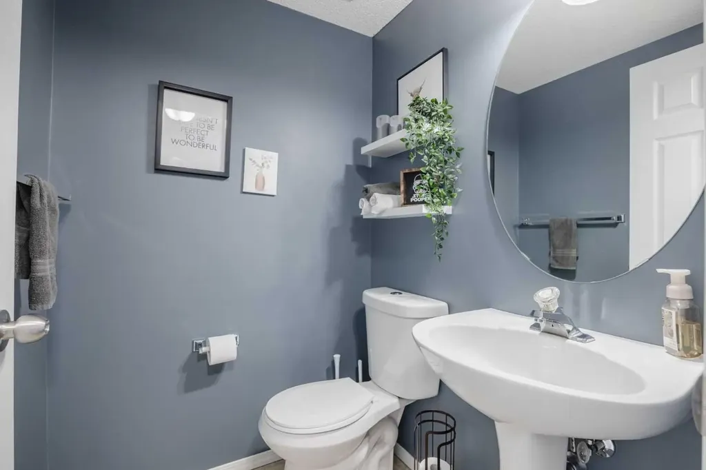 322 Mckenzie Towne Link SE Calgary AB T2Z 4E8