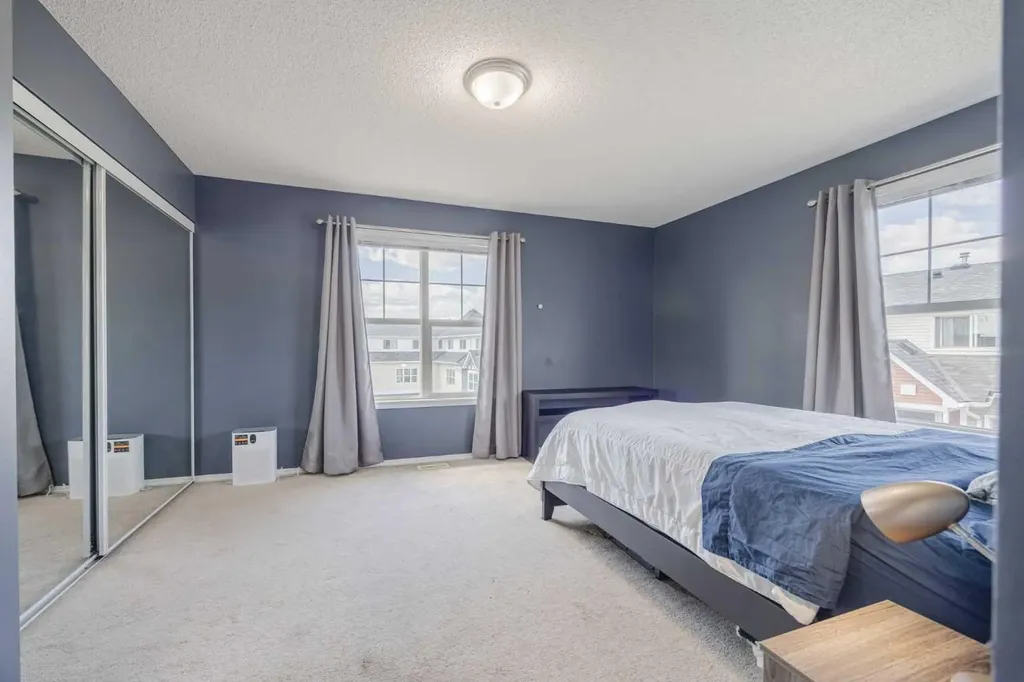 322 Mckenzie Towne Link SE Calgary AB T2Z 4E8
