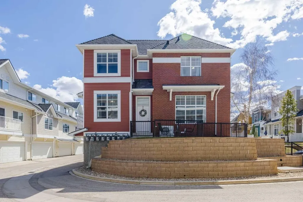322 Mckenzie Towne Link SE Calgary AB T2Z 4E8